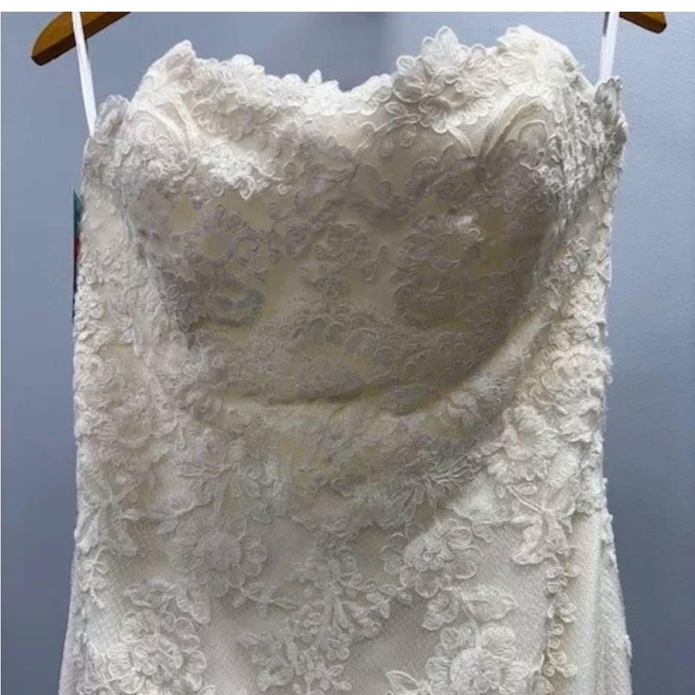 Ivory Lace Couture Dress - Picture 5 of 10